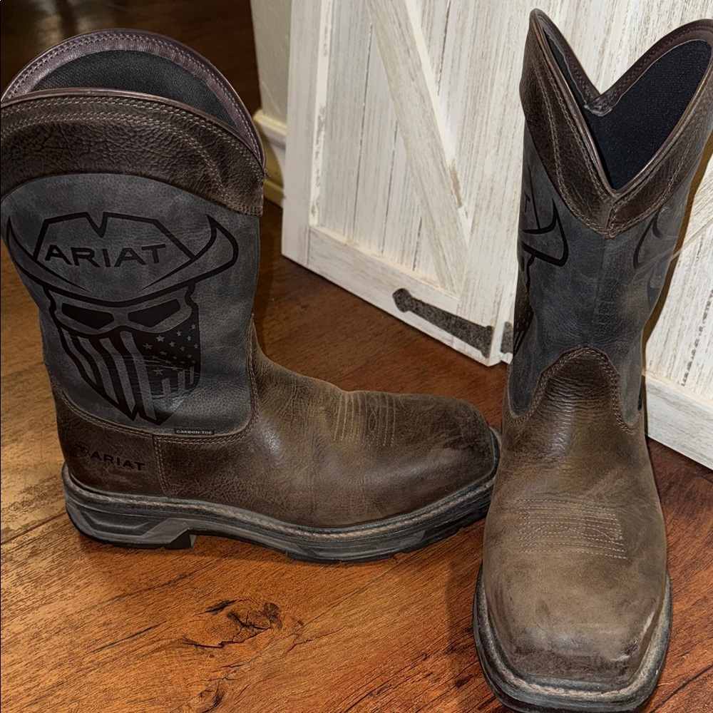 Ariat Men's Dark Brown and Black Work Boots.